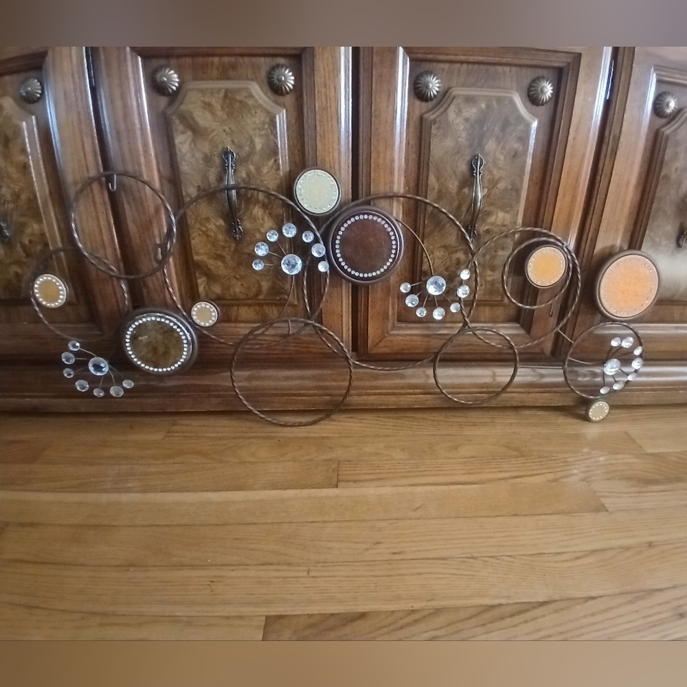 Metal Hanging Wall Art with Hooks​​​ - Picture 2 of 6